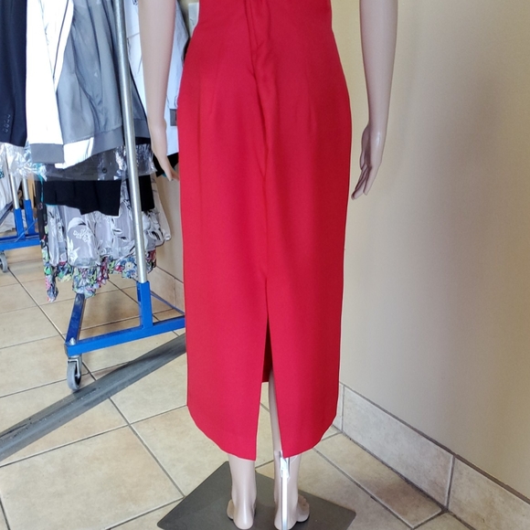 En Francais Red Off-the-shoulder Dress - Picture 5 of 8